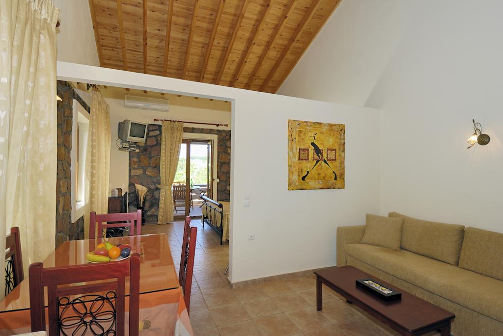 Michaela Beach Houses Mithimna Rom bilde